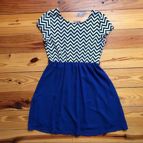 🌸5/$30🌸 Cantata Blue Black White Zig-Zag Dress, EUC - Picture 10 of 13
